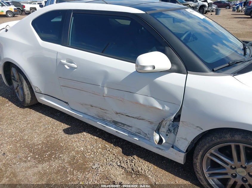2011 Scion Tc VIN JTKJF5C70B3019652 IAAI salvage auction — RIGHT SIDE, Salvage (Texas), sold $550 on 2026-07-29 (photo 6)