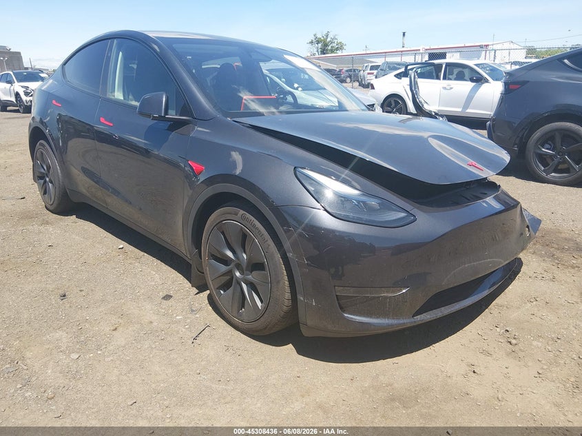 2024 Tesla Model y VIN 7SAYGDED5RF186542 — IAAI salvage auction photo