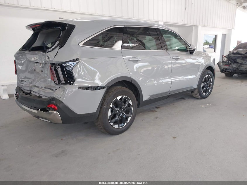 2026 Kia Sorento VIN 5XYRL4JC8TG439072 IAAI salvage auction — REAR END, Salvage Title, sold $12,200 on 2026-07-08 (photo 4)