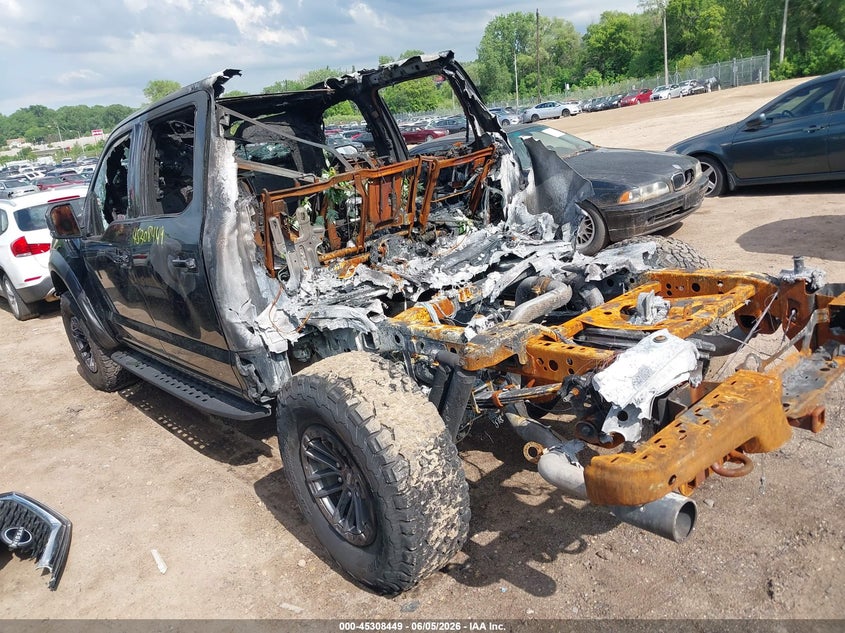 2019 Ford F-150 VIN 1FTFW1RG5KFC86619 IAAI salvage auction — EXTERIOR BURN, Salvage Title, sold $3,050 on 2026-07-05 (photo 3)