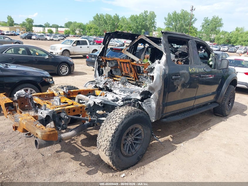 2019 Ford F-150 VIN 1FTFW1RG5KFC86619 IAAI salvage auction — EXTERIOR BURN, Salvage Title, sold $3,050 on 2026-07-05 (photo 4)