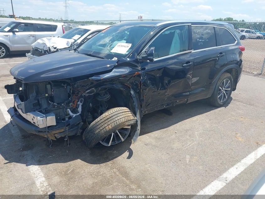 2017 Toyota Highlander VIN 5TDKZRFH4HS509338 IAAI salvage auction — BIOHAZARD/CHEMICAL, Salvage Title, sold $4,850 on 2026-07-16 (photo 2)