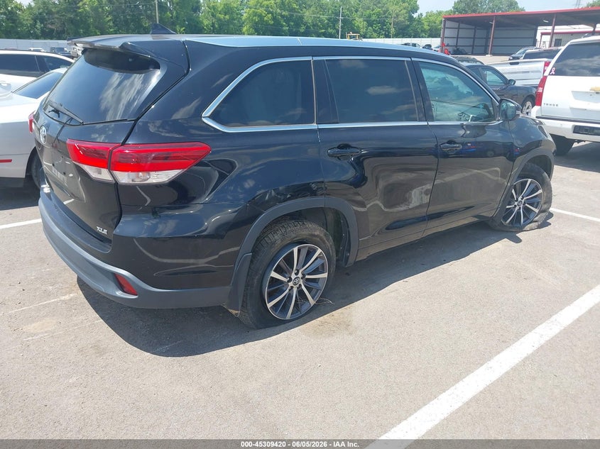 2017 Toyota Highlander VIN 5TDKZRFH4HS509338 IAAI salvage auction — BIOHAZARD/CHEMICAL, Salvage Title, sold $4,850 on 2026-07-16 (photo 4)