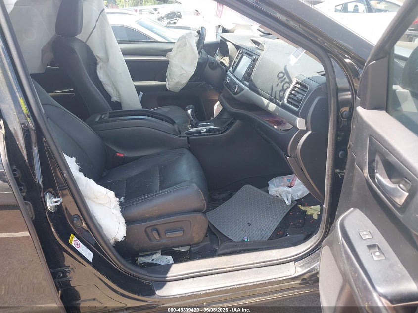 2017 Toyota Highlander VIN 5TDKZRFH4HS509338 IAAI salvage auction — BIOHAZARD/CHEMICAL, Salvage Title, sold $4,850 on 2026-07-16 (photo 5)