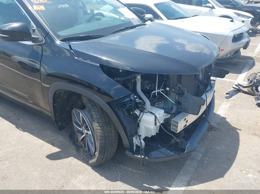 2017 Toyota Highlander VIN 5TDKZRFH4HS509338 IAAI salvage auction — BIOHAZARD/CHEMICAL, Salvage Title, sold $4,850 on 2026-07-16 (photo 6)