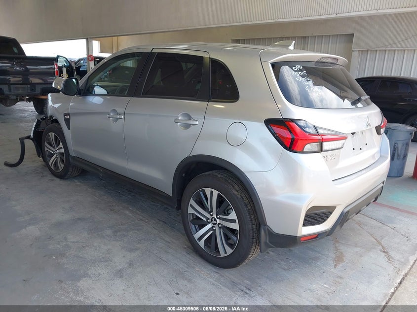 2025 Mitsubishi Outlander VIN JA4ARUAU0SU012772 IAAI salvage auction — LEFT FRONT, Salvage Title, sold $5,000 on 2026-07-29 (photo 3)