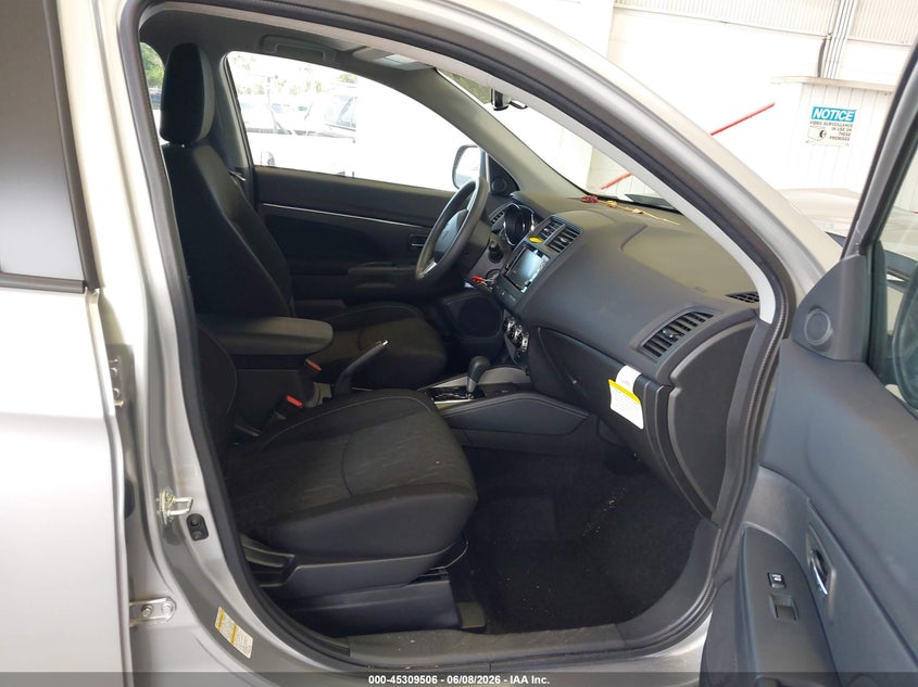 2025 Mitsubishi Outlander VIN JA4ARUAU0SU012772 IAAI salvage auction — LEFT FRONT, Salvage Title, sold $5,000 on 2026-07-29 (photo 5)