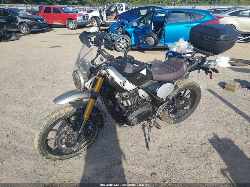 2025 Triumph motorcycle Scrambler VIN SMTT147YXSNA29951 IAAI salvage auction — WATER/FLOOD, Salvage (Tennessee), sold $1,300 on 2026-07-09 (photo 2)