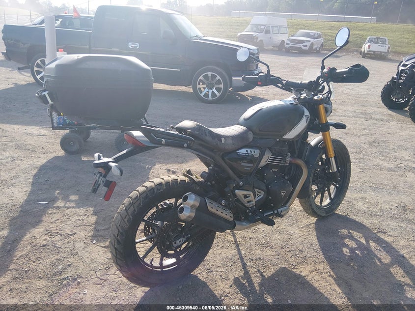 2025 Triumph motorcycle Scrambler VIN SMTT147YXSNA29951 IAAI salvage auction — WATER/FLOOD, Salvage (Tennessee), sold $1,300 on 2026-07-09 (photo 4)