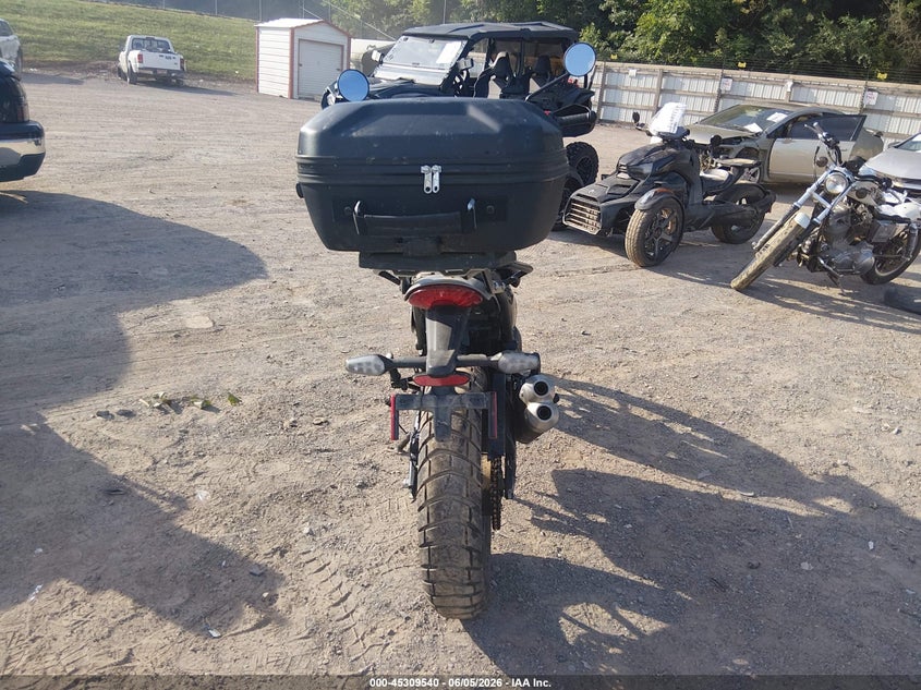 2025 Triumph motorcycle Scrambler VIN SMTT147YXSNA29951 IAAI salvage auction — WATER/FLOOD, Salvage (Tennessee), sold $1,300 on 2026-07-09 (photo 6)