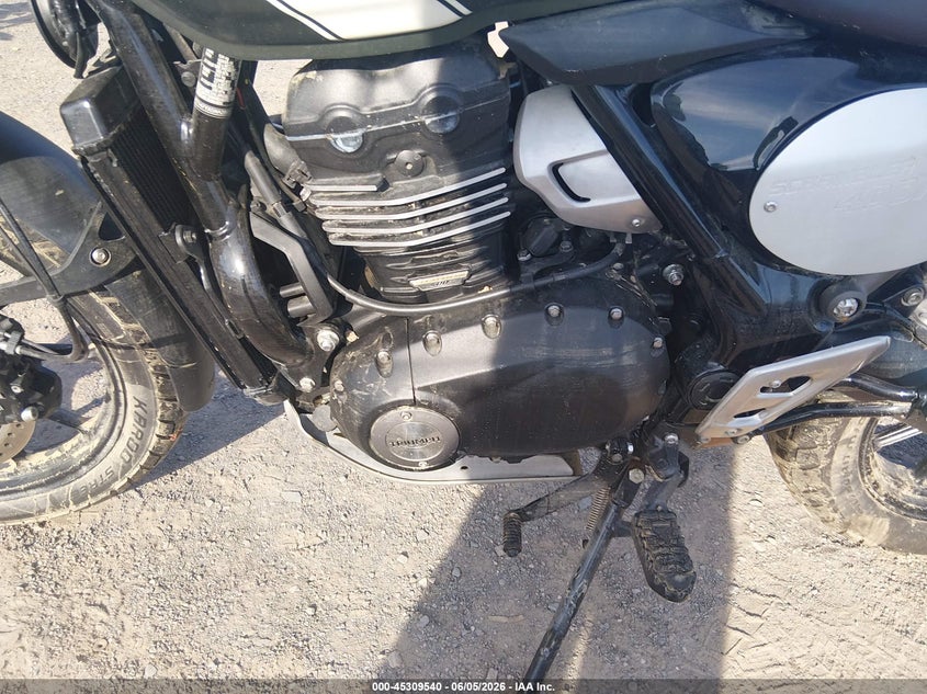 2025 Triumph motorcycle Scrambler VIN SMTT147YXSNA29951 IAAI salvage auction — WATER/FLOOD, Salvage (Tennessee), sold $1,300 on 2026-07-09 (photo 9)