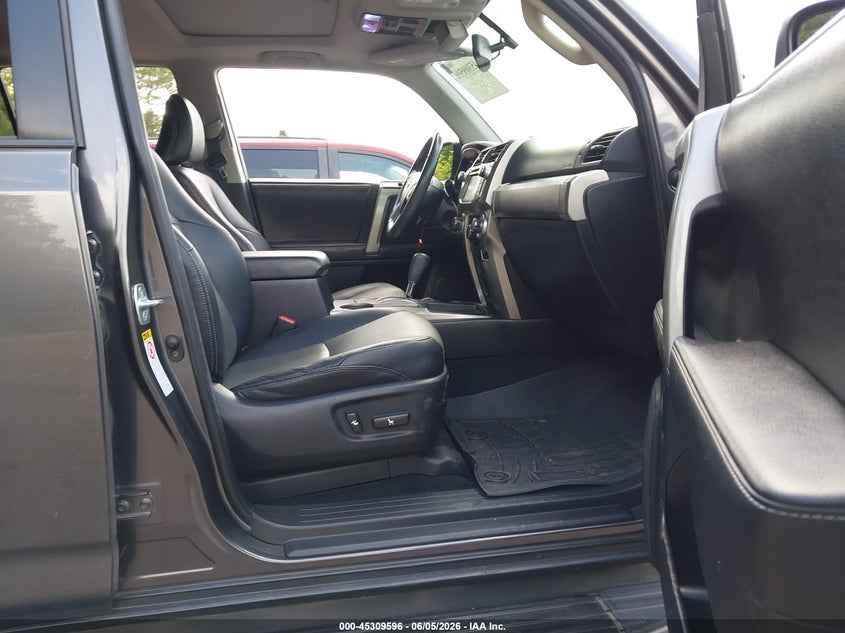 2014 Toyota 4runner VIN JTEZU5JR1E5076547 IAAI salvage auction — RIGHT REAR, Salvage Title, sold $7,700 on 2026-07-08 (photo 5)
