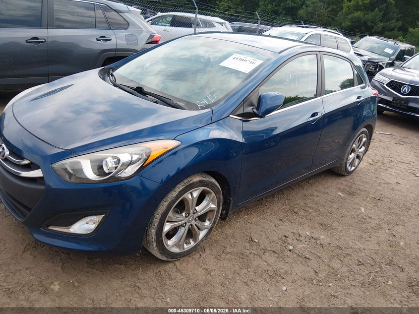 2015 Hyundai Elantra VIN KMHD35LH8FU238697 IAAI salvage auction — RIGHT SIDE, Salvage Title, sold $1,100 on 2026-07-29 (photo 2)