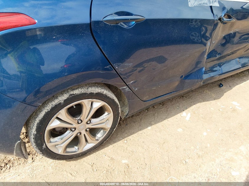 2015 Hyundai Elantra VIN KMHD35LH8FU238697 IAAI salvage auction — RIGHT SIDE, Salvage Title, sold $1,100 on 2026-07-29 (photo 6)