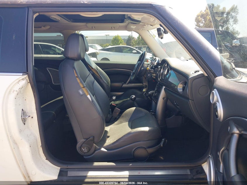 2006 Mini Cooper VIN WMWRE33516TL18604 IAAI salvage auction — NORMAL WEAR, Clear - Dealer Only (California), sold $350 on 2026-07-13 (photo 5)