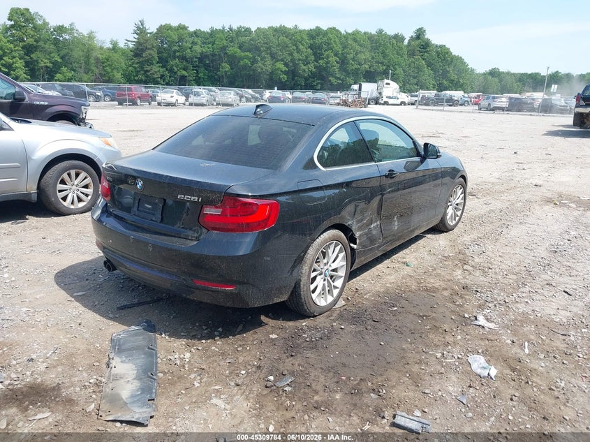2016 BMW 2er VIN WBA1G9C51GV726262 IAAI salvage auction — SIDE, Salvage Title, sold $1,900 on 2026-07-09 (photo 4)