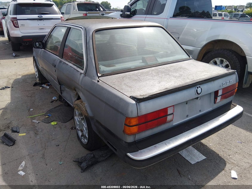 1987 BMW 3er VIN WBAAB540XH9803666 IAAI salvage auction — NORMAL WEAR, Clear-Dealer Only (North Carolina), sold $325 on 2026-07-20 (photo 3)
