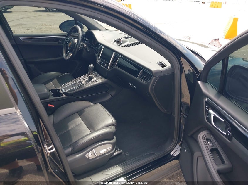 2018 Porsche Macan VIN WP1AA2A51JLB16880 IAAI salvage auction — FRONT END, Salvage Title, sold $9,700 on 2026-08-28 (photo 5)