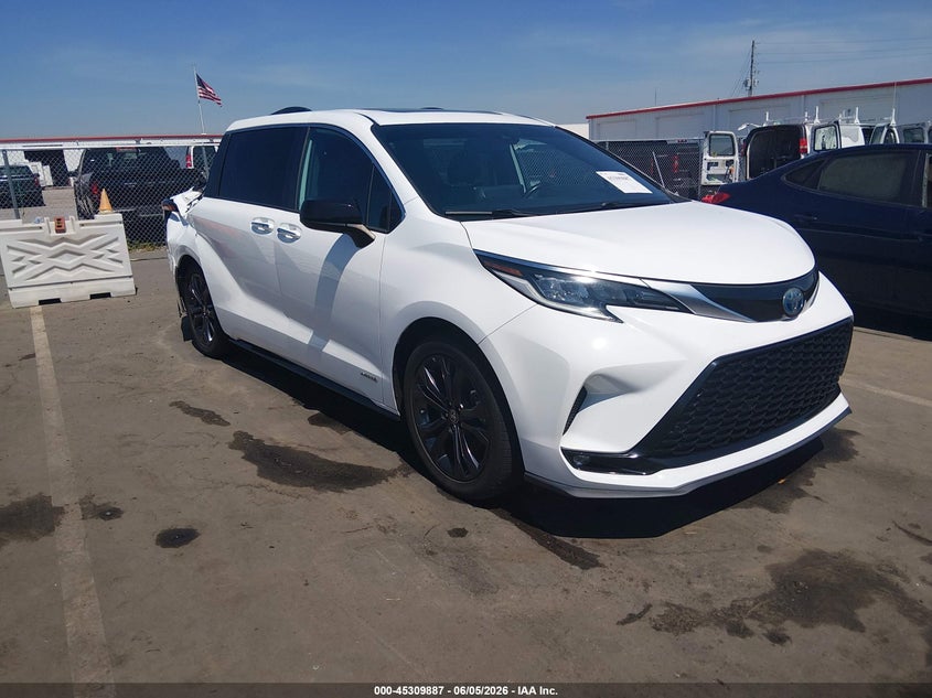 2021 Toyota Sienna VIN 5TDXRKEC7MS007517 — IAAI salvage auction photo