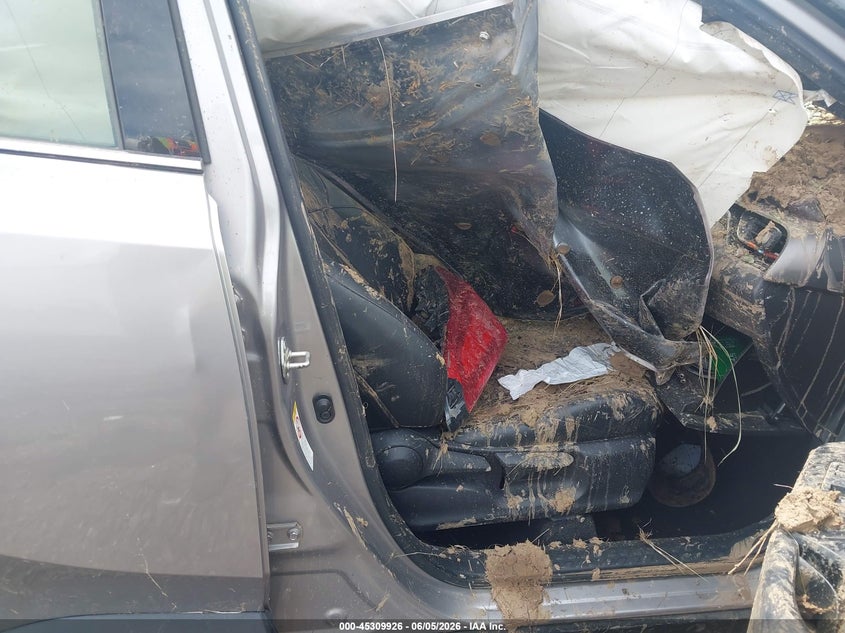 2019 Toyota C-hr VIN JTNKHMBX4K1050296 IAAI salvage auction — ROLLOVER, Salvage Title, sold $1,000 on 2026-07-28 (photo 5)