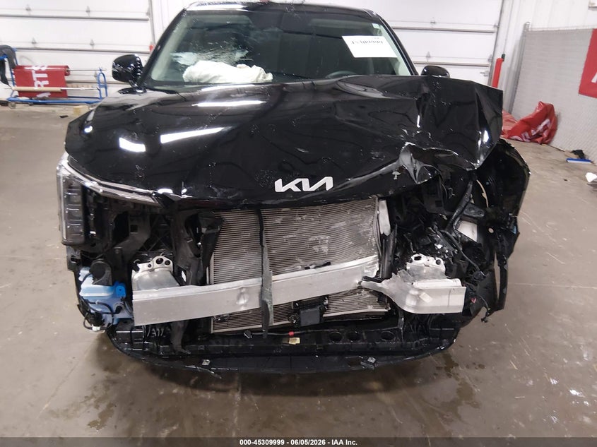 2025 Kia Sorento VIN 5XYRG4JC8SG388952 IAAI salvage auction — FRONT END, Salvage Title, sold $5,400 on 2026-07-31 (photo 6)