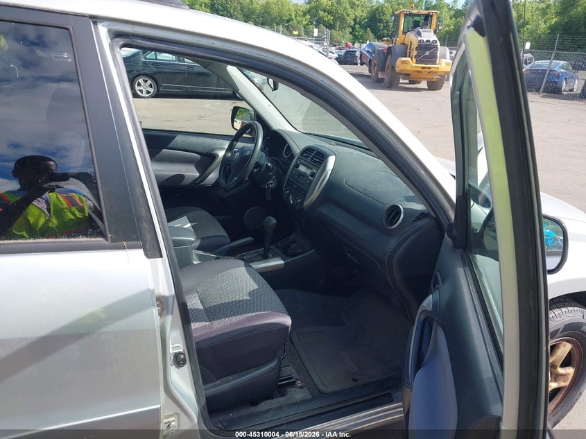 2004 Toyota Rav4 VIN JTEHD20V346022037 IAAI salvage auction — NORMAL WEAR, Clear (Massachusetts), sold $400 on 2026-07-09 (photo 5)