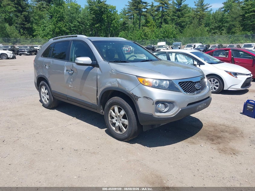 2013 Kia Sorento VIN 5XYKTCA66DG393166 IAAI salvage auction — RIGHT SIDE, Salvage (New Hampshire), sold $725 on 2026-07-31 (photo 1)