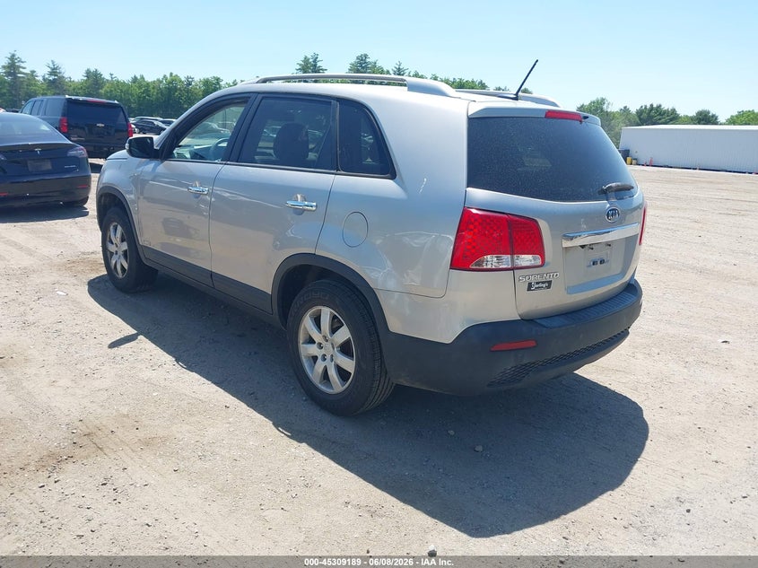 2013 Kia Sorento VIN 5XYKTCA66DG393166 IAAI salvage auction — RIGHT SIDE, Salvage (New Hampshire), sold $725 on 2026-07-31 (photo 3)