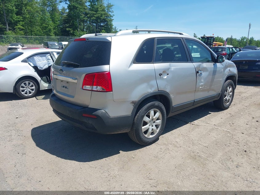 2013 Kia Sorento VIN 5XYKTCA66DG393166 IAAI salvage auction — RIGHT SIDE, Salvage (New Hampshire), sold $725 on 2026-07-31 (photo 4)