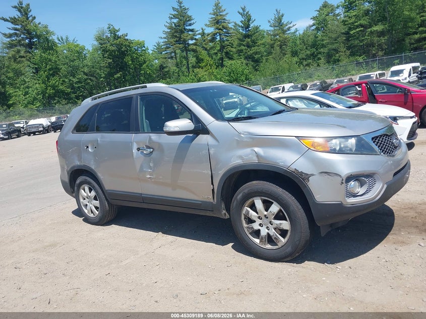 2013 Kia Sorento VIN 5XYKTCA66DG393166 IAAI salvage auction — RIGHT SIDE, Salvage (New Hampshire), sold $725 on 2026-07-31 (photo 6)