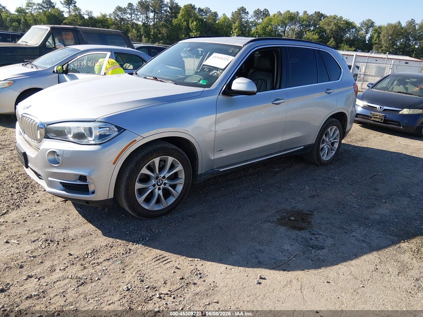 2015 BMW X5 VIN 5UXKR6C52F0J76371 IAAI salvage auction — RIGHT FRONT, Clear-Dealer Only (Michigan), sold $3,250 on 2026-07-08 (photo 2)
