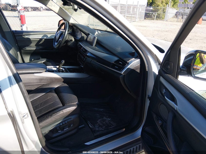 2015 BMW X5 VIN 5UXKR6C52F0J76371 IAAI salvage auction — RIGHT FRONT, Clear-Dealer Only (Michigan), sold $3,250 on 2026-07-08 (photo 5)