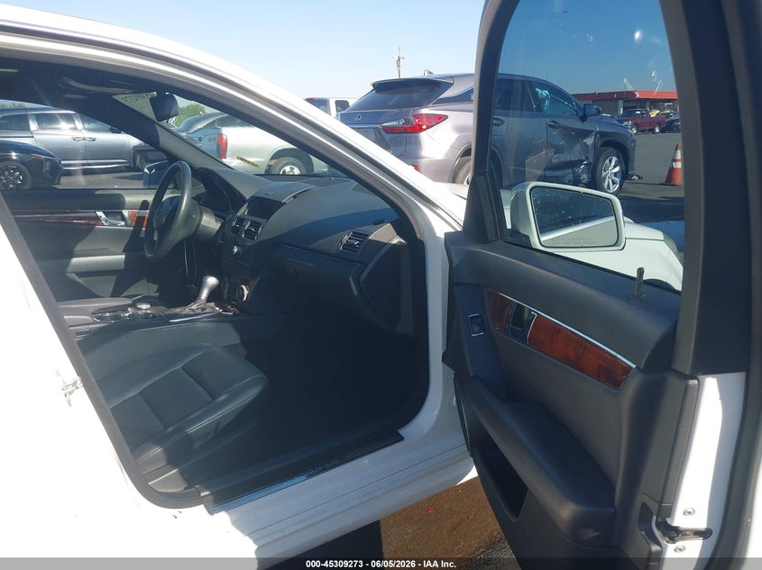 2010 Mercedes-benz C-klasse VIN WDDGF5EB5AR123865 IAAI salvage auction — REAR END, Salvage (Arizona), sold $375 on 2026-07-21 (photo 5)