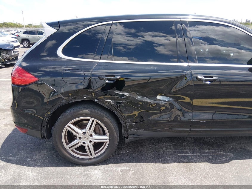 2014 Porsche Cayenne VIN WP1AA2A26ELA95083 IAAI salvage auction — RIGHT SIDE, Salvage Title, sold $4,000 on 2026-07-23 (photo 6)