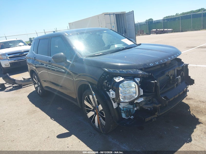 2025 Mitsubishi Outlander VIN JA4J4VA89SZ053430 IAAI salvage auction — FRONT END, Regular (South Dakota), sold $8,800 on 2026-07-21 (photo 1)
