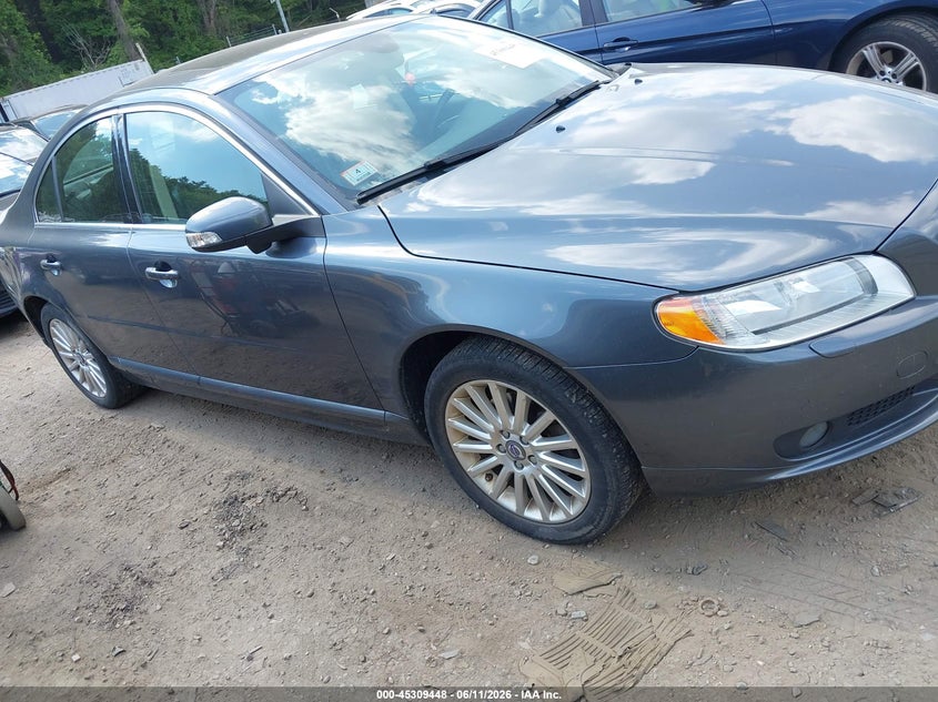 2008 Volvo S80 VIN YV1AS982181055260 IAAI salvage auction — LEFT SIDE, Salvage (Massachusetts), sold $400 on 2026-07-14 (photo 1)