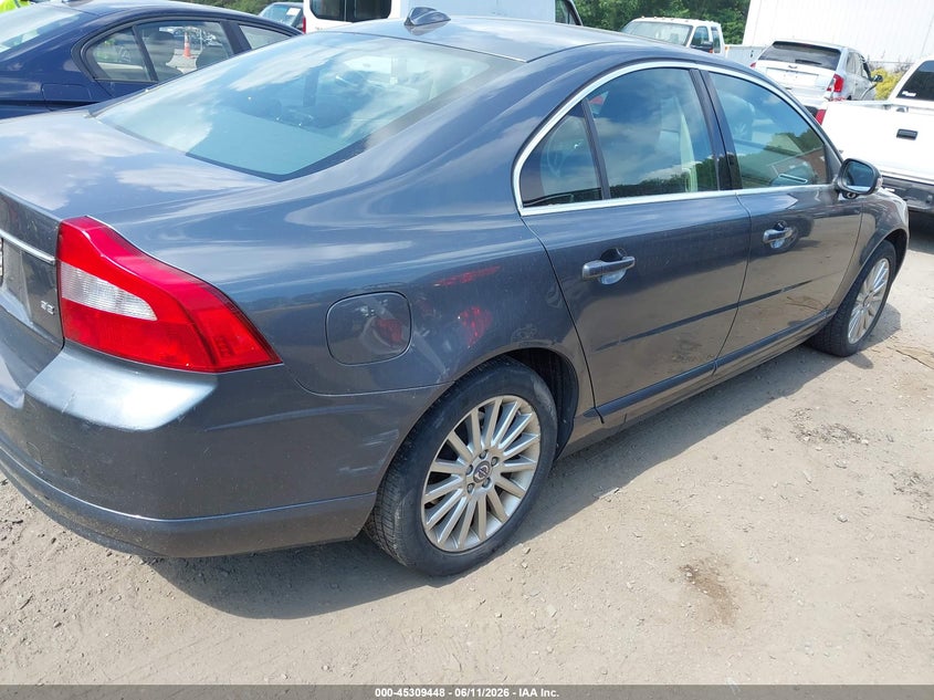 2008 Volvo S80 VIN YV1AS982181055260 IAAI salvage auction — LEFT SIDE, Salvage (Massachusetts), sold $400 on 2026-07-14 (photo 4)