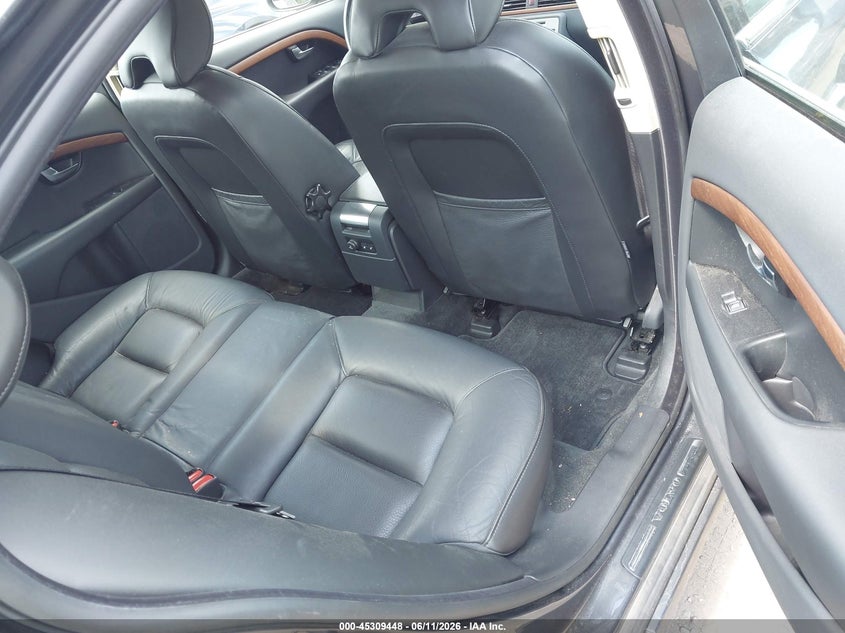 2008 Volvo S80 VIN YV1AS982181055260 IAAI salvage auction — LEFT SIDE, Salvage (Massachusetts), sold $400 on 2026-07-14 (photo 8)