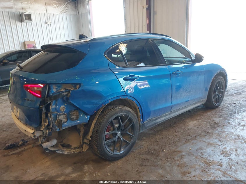 2019 Alfa romeo Stelvio VIN ZASPAKBN0K7C50954 IAAI salvage auction — REAR END, Salvage Title, sold $4,150 on 2026-07-28 (photo 4)