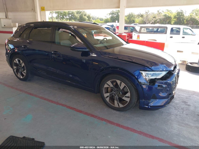 2022 Audi E-tron VIN WA1AAAGE0NB025995 IAAI salvage auction — FRONT END, Salvage Title, sold $8,200 on 2026-07-29 (photo 1)