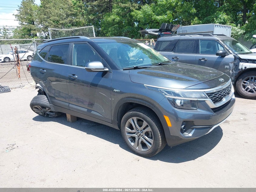 2021 Kia Seltos VIN KNDEUCAA2M7092471 IAAI salvage auction — REAR END, Mv-907A (New York), sold $4,300 on 2026-07-07 (photo 1)