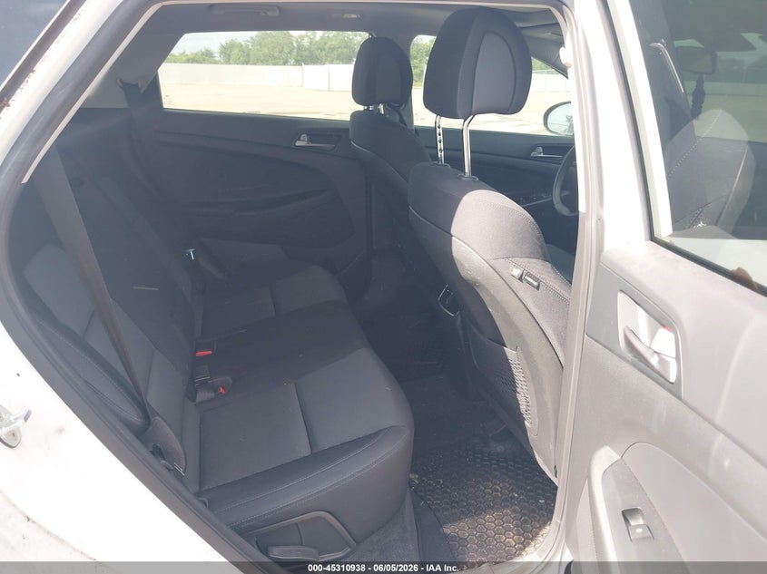 2017 Hyundai Tucson VIN KM8J33A28HU554044 IAAI salvage auction — NORMAL WEAR, Original (Texas), sold $2,950 on 2026-07-10 (photo 8)