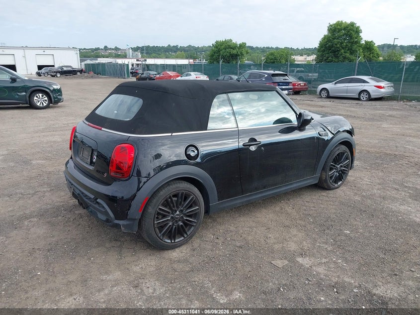 2022 Mini Convertible VIN WMW43DL02N3N46684 IAAI salvage auction — SIDE, Salvage Title, sold $4,050 on 2026-07-24 (photo 4)