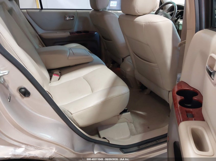 2007 Toyota Highlander VIN JTEEW21A570045819 IAAI salvage auction — SIDE, Salvage (North Carolina), sold $1,450 on 2026-07-16 (photo 8)
