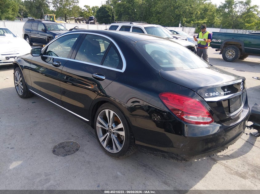 2018 Mercedes-benz C-klasse VIN WDDWF4KB7JR395540 IAAI salvage auction — SIDE, Salvage Title, sold $1,050 on 2026-07-28 (photo 3)