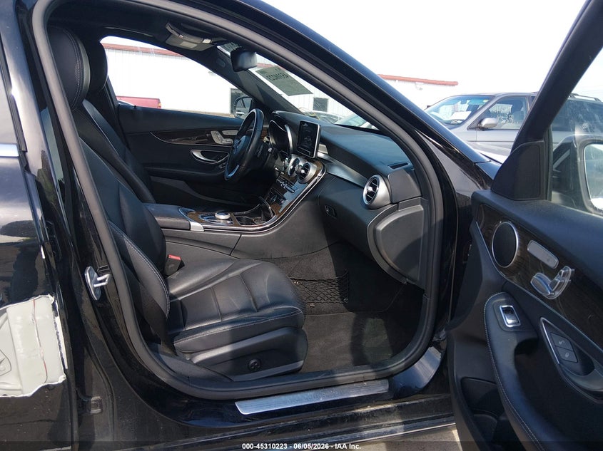 2018 Mercedes-benz C-klasse VIN WDDWF4KB7JR395540 IAAI salvage auction — SIDE, Salvage Title, sold $1,050 on 2026-07-28 (photo 5)