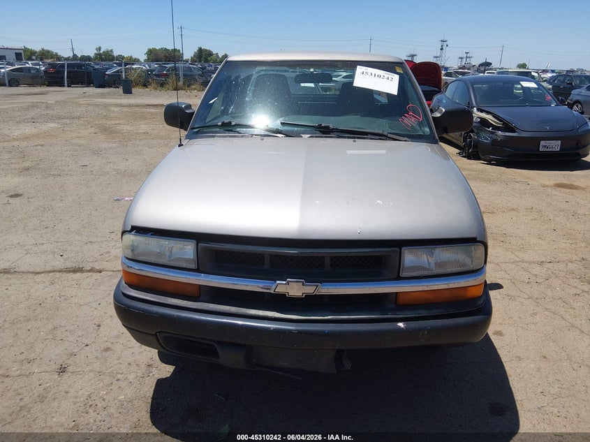 2002 Chevrolet S-10 pickup VIN 1GCCS195028261841 IAAI salvage auction — NORMAL WEAR, App For Dup Clear (California), sold $875 on 2026-07-08 (photo 6)