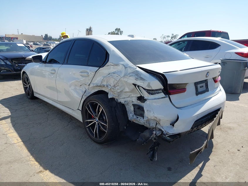 2024 BMW 3er VIN 3MW69FF0XR8E58591 IAAI salvage auction — REAR END, Wait Title, sold $8,200 on 2026-08-01 (photo 3)
