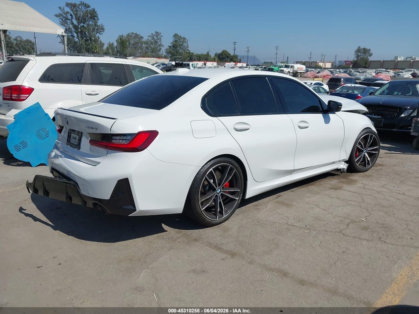 2024 BMW 3er VIN 3MW69FF0XR8E58591 IAAI salvage auction — REAR END, Wait Title, sold $8,200 on 2026-08-01 (photo 4)