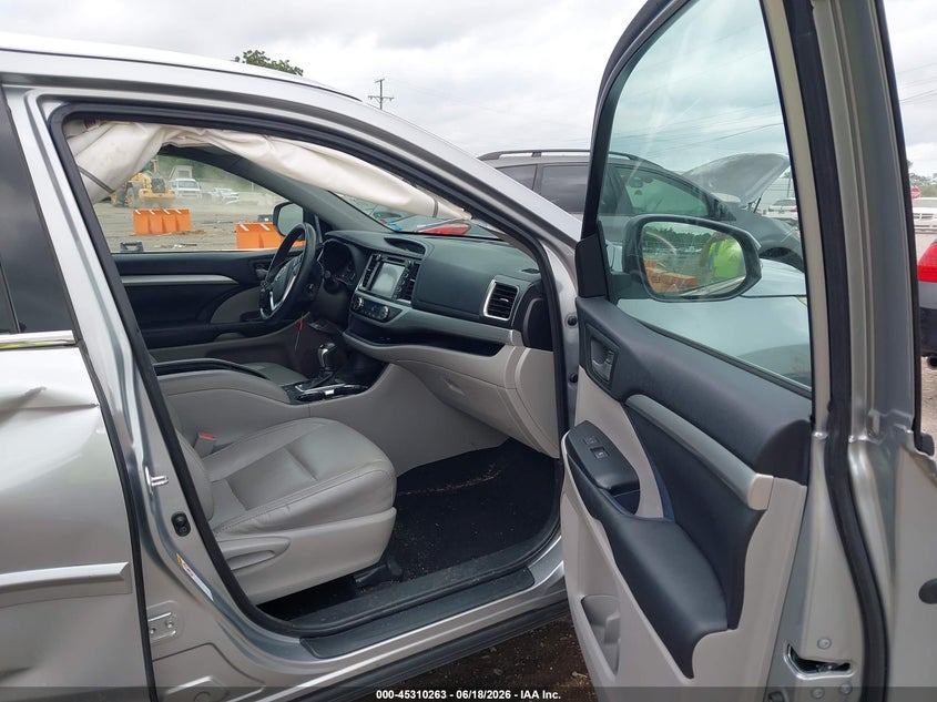 2015 Toyota Highlander VIN 5TDKKRFH7FS118167 IAAI salvage auction — RIGHT SIDE, Salvage (Tennessee), sold $6,650 on 2026-07-23 (photo 5)